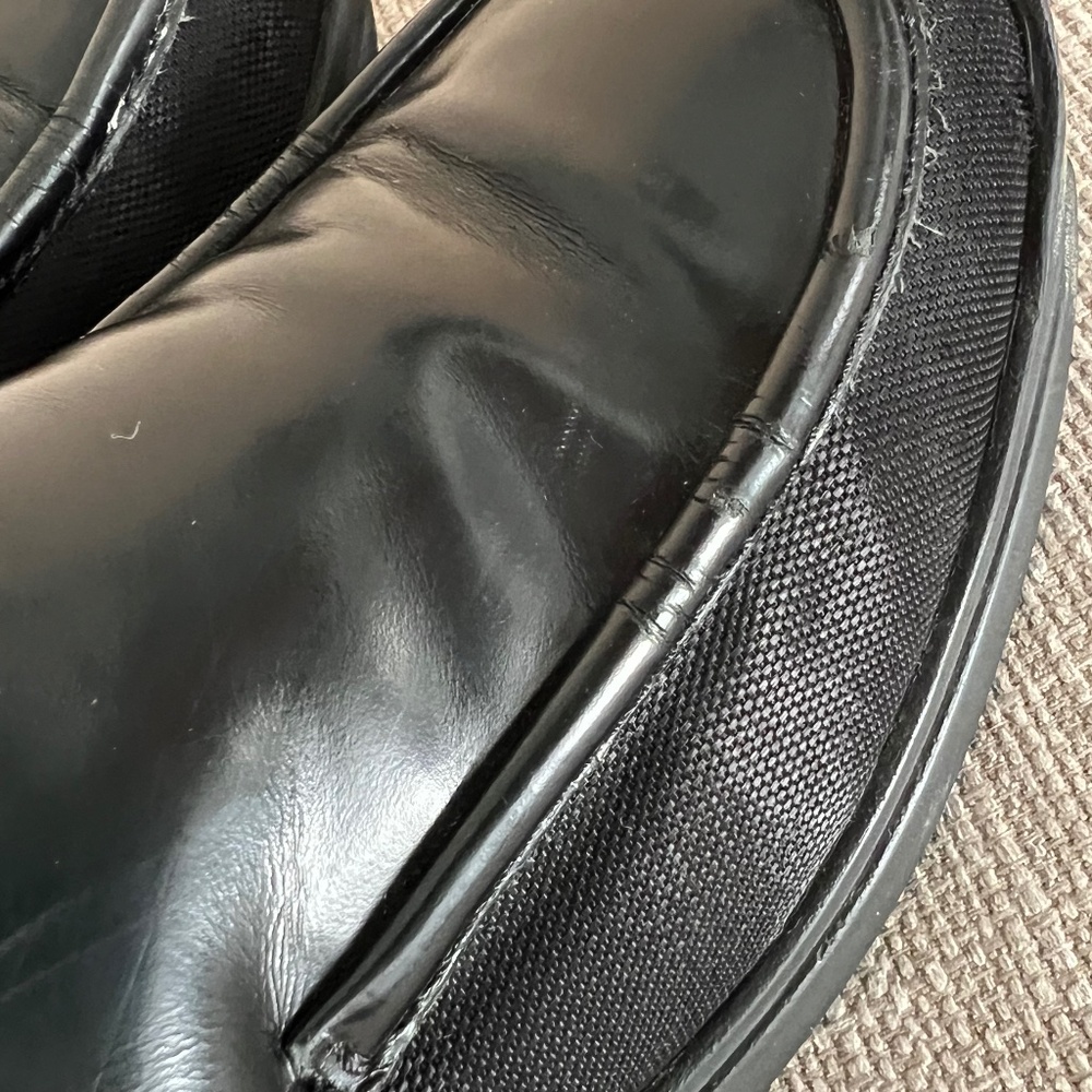 Authentic, Vintage Black Leather Gucci Loafers - Picture 2 of 12